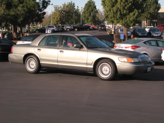 Mercury Grand Marquis 2001 photo 1