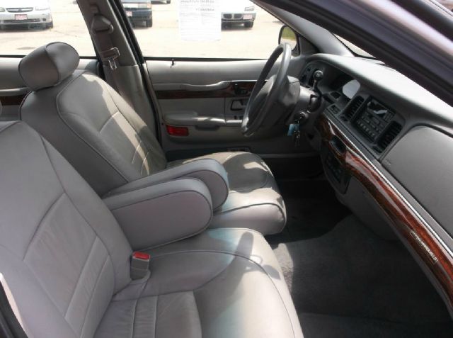 Mercury Grand Marquis 2001 photo 2