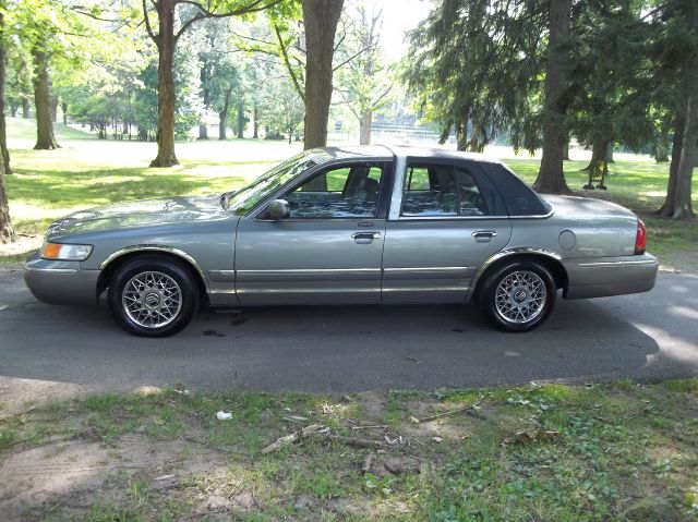 Mercury Grand Marquis 2001 photo 3