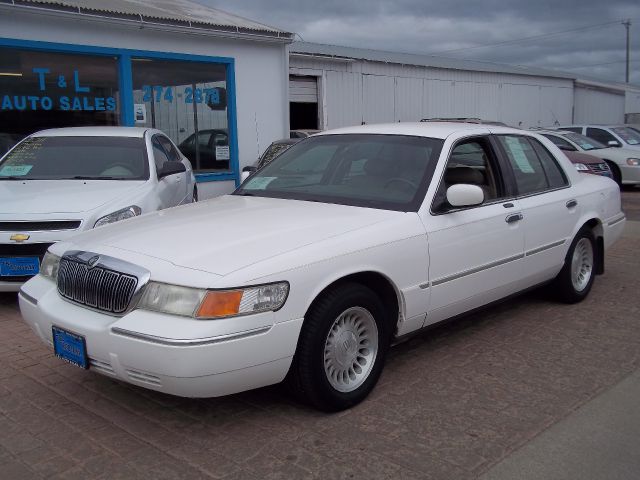 Mercury Grand Marquis 2002 photo 2