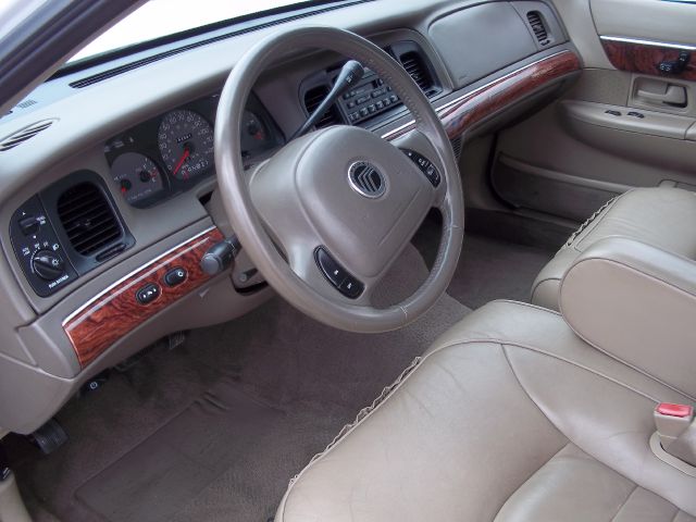 Mercury Grand Marquis 2002 photo 3