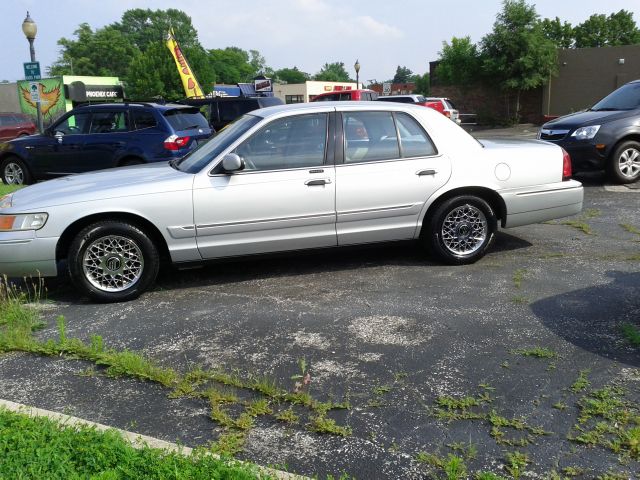 Mercury Grand Marquis 2002 photo 3