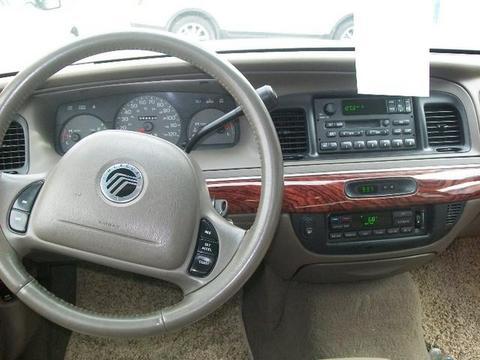 Mercury Grand Marquis 2002 photo 2