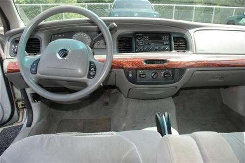 Mercury Grand Marquis 2002 photo 2