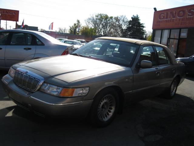 Mercury Grand Marquis 2002 photo 1