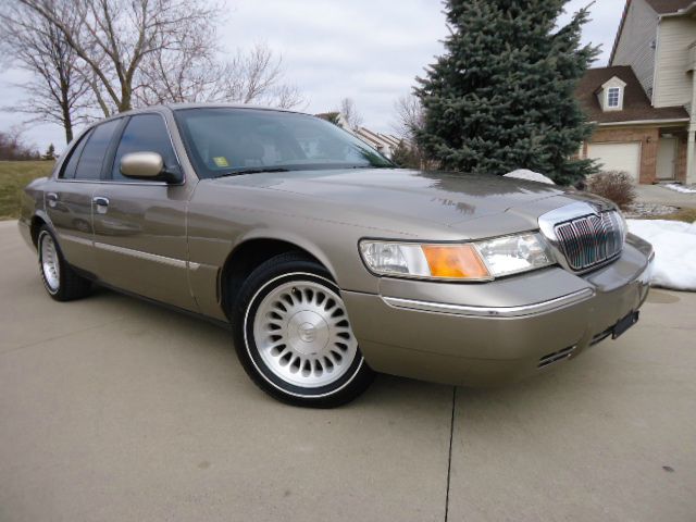 Mercury Grand Marquis 2002 photo 2