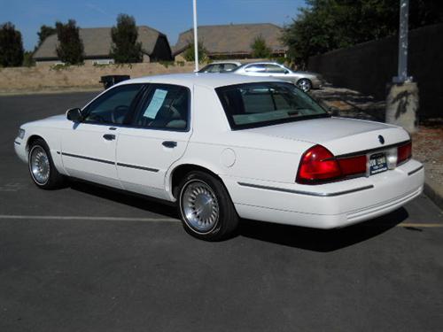 Mercury Grand Marquis 2002 photo 2