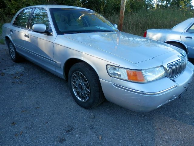 Mercury Grand Marquis 2002 photo 2