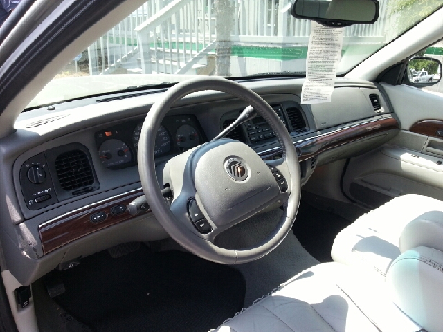 Mercury Grand Marquis 2003 photo 2