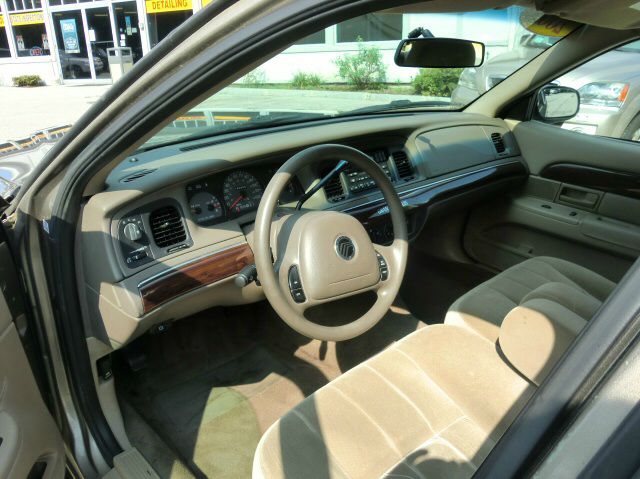 Mercury Grand Marquis 2003 photo 2