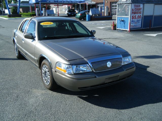 Mercury Grand Marquis 2003 photo 2