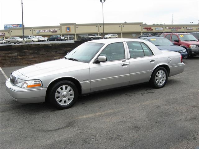 Mercury Grand Marquis 2004 photo 2