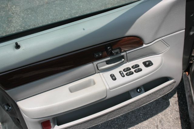 Mercury Grand Marquis 2004 photo 4