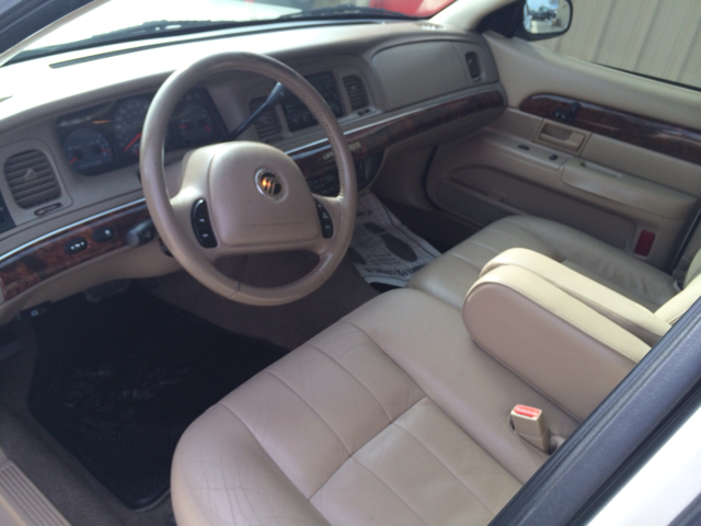 Mercury Grand Marquis 2004 photo 2