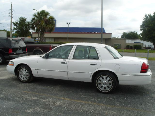 Mercury Grand Marquis 2004 photo 2