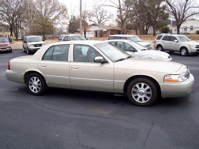 Mercury Grand Marquis 2004 photo 1