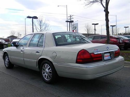 Mercury Grand Marquis 2004 photo 2