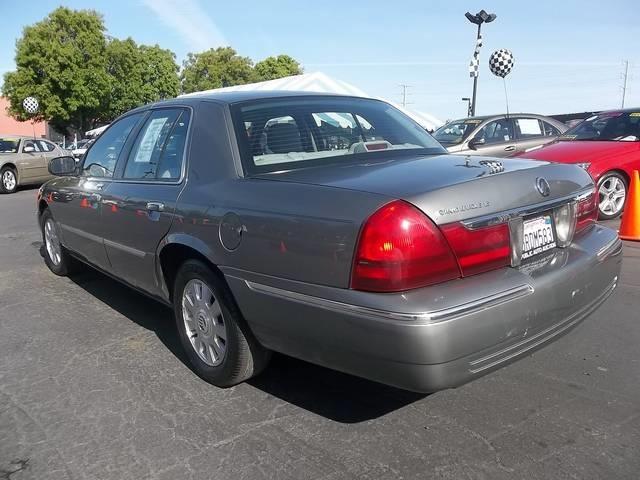 Mercury Grand Marquis 2004 photo 2