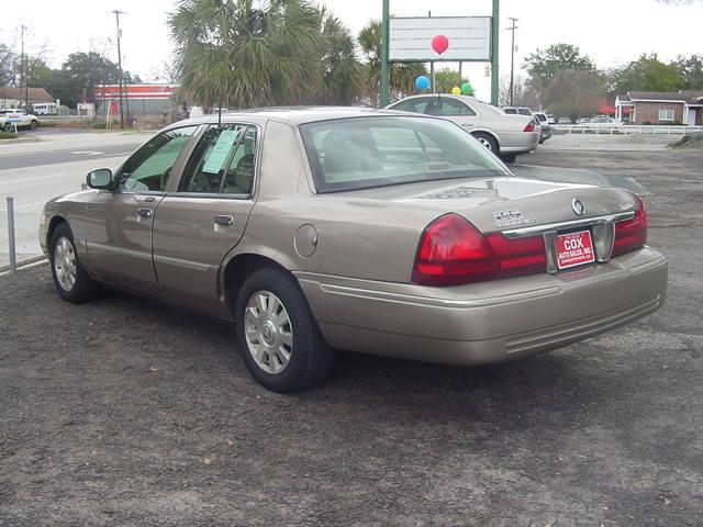 Mercury Grand Marquis 2004 photo 2