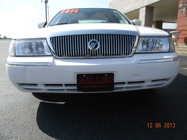 Mercury Grand Marquis 2004 photo 2