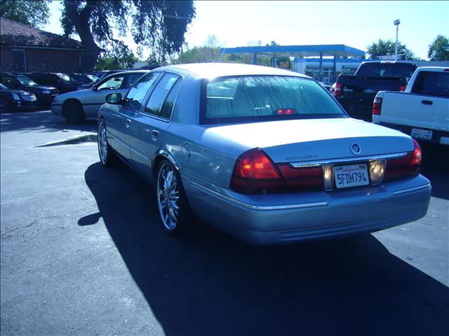 Mercury Grand Marquis 2004 photo 2