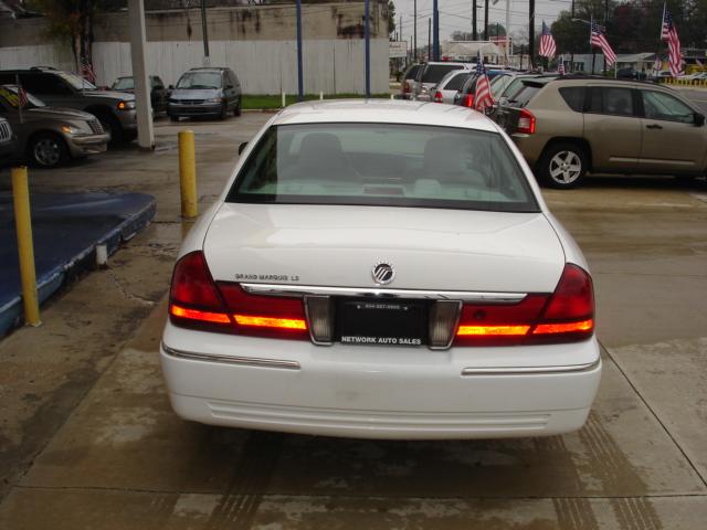 Mercury Grand Marquis 2004 photo 2