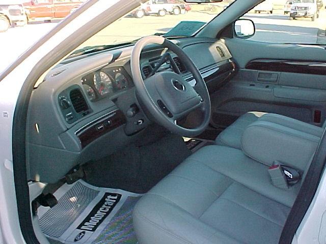 Mercury Grand Marquis 2004 photo 2