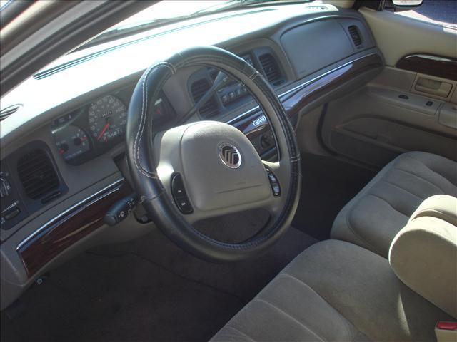 Mercury Grand Marquis 2004 photo 2