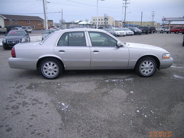 Mercury Grand Marquis 2004 photo 2