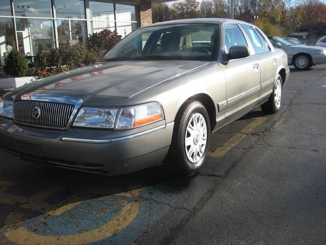 Mercury Grand Marquis 2004 photo 1