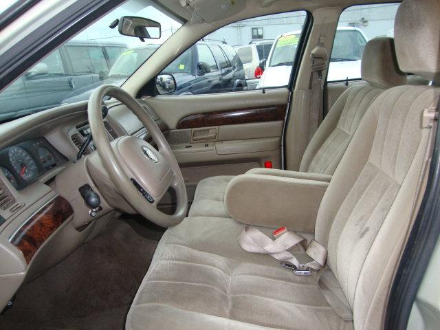 Mercury Grand Marquis 2004 photo 2