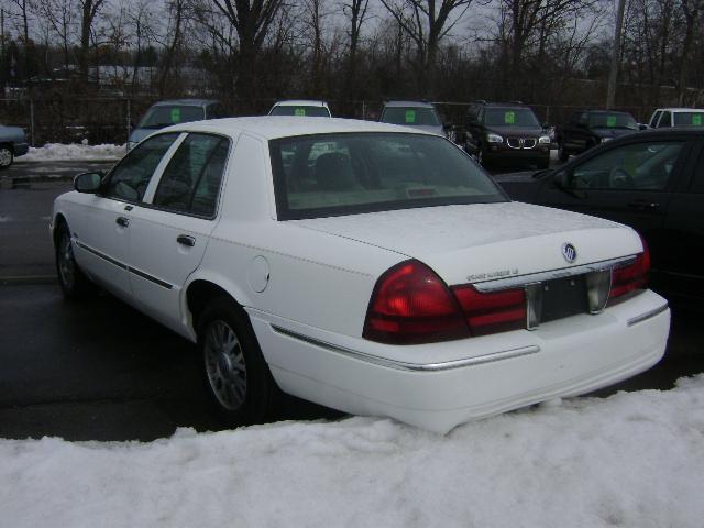 Mercury Grand Marquis 2004 photo 2