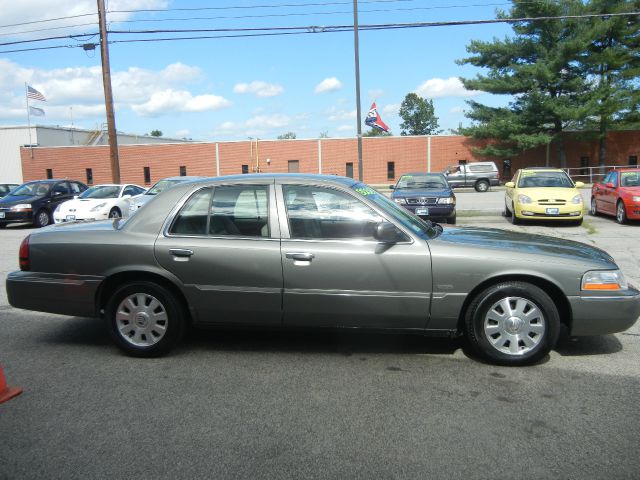 Mercury Grand Marquis 2004 photo 2