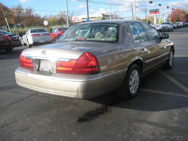 Mercury Grand Marquis 2004 photo 2