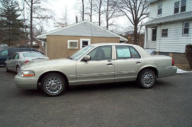 Mercury Grand Marquis Crew Cab 167 WB 4WD DRW Sedan