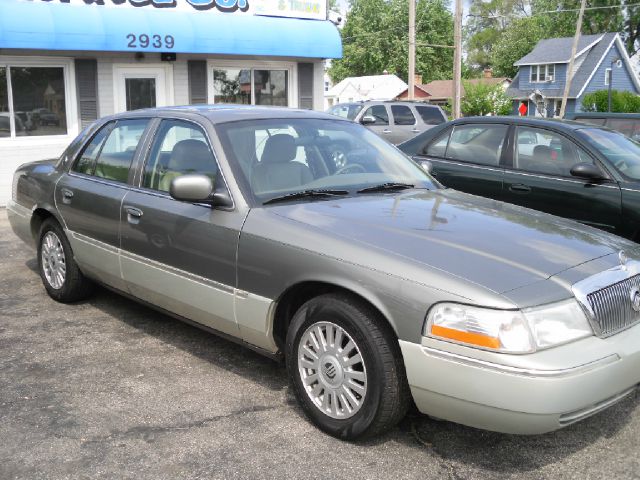 Mercury Grand Marquis 2004 photo 2