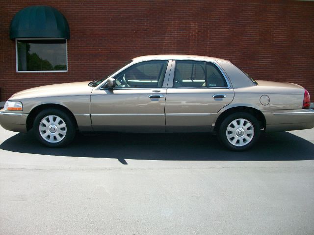 Mercury Grand Marquis 2004 photo 2