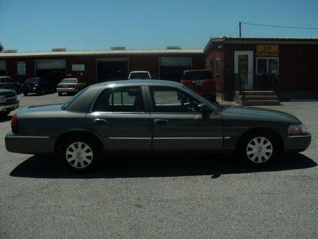 Mercury Grand Marquis 2004 photo 2