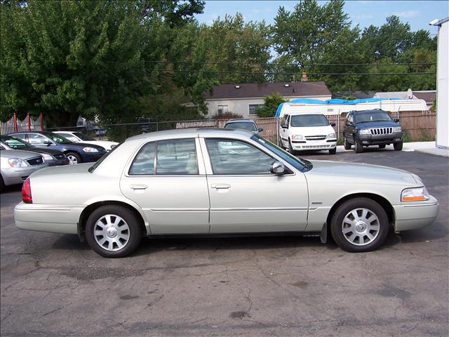 Mercury Grand Marquis 2004 photo 1