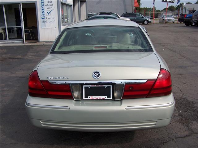 Mercury Grand Marquis 2004 photo 2