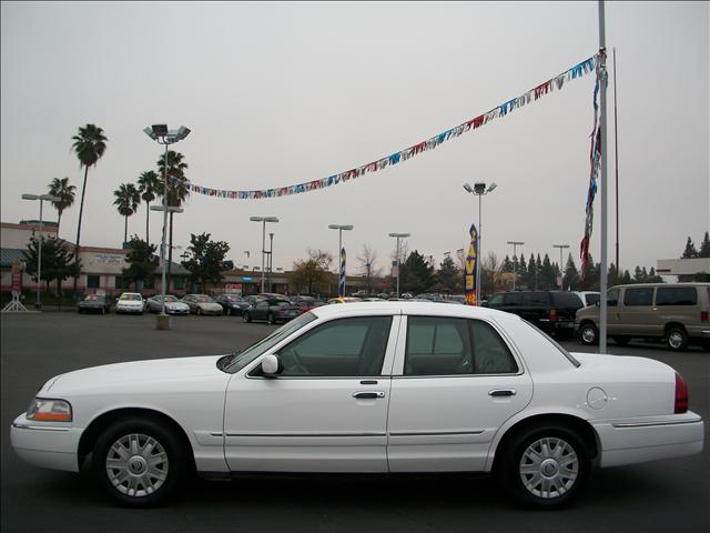 Mercury Grand Marquis 2004 photo 2