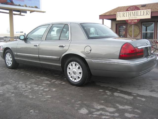 Mercury Grand Marquis 2004 photo 2