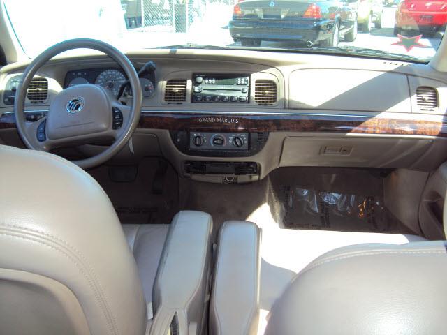 Mercury Grand Marquis 2004 photo 2