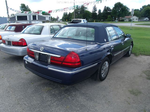 Mercury Grand Marquis 2005 photo 2