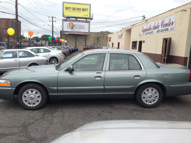 Mercury Grand Marquis 2005 photo 2