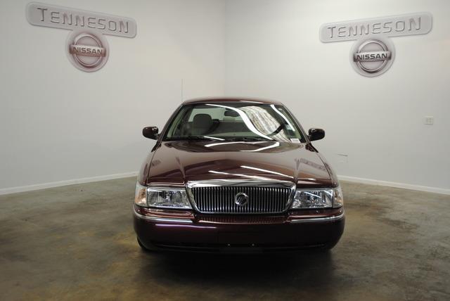 Mercury Grand Marquis 2005 photo 2