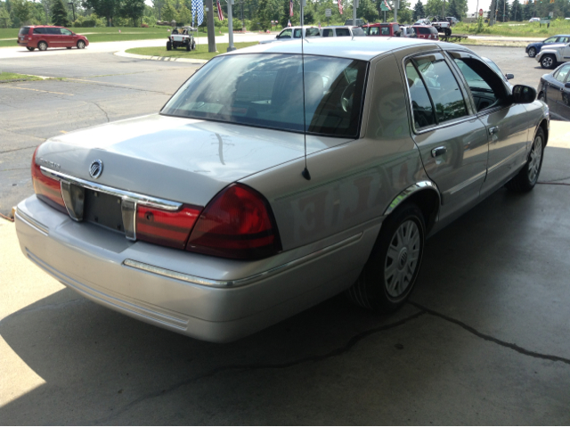 Mercury Grand Marquis 2005 photo 2