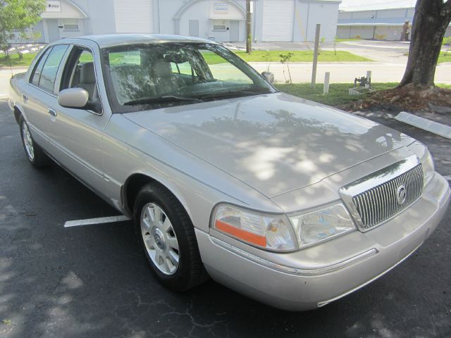 Mercury Grand Marquis 2005 photo 2