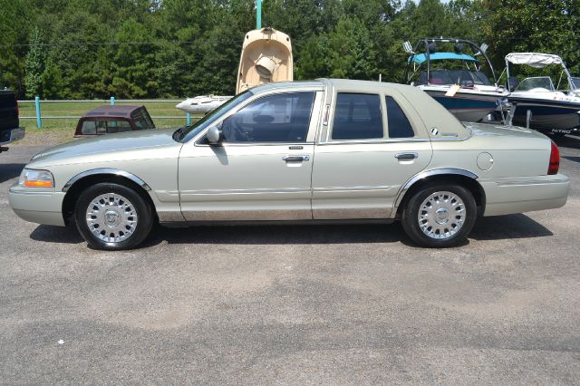 Mercury Grand Marquis 2005 photo 2