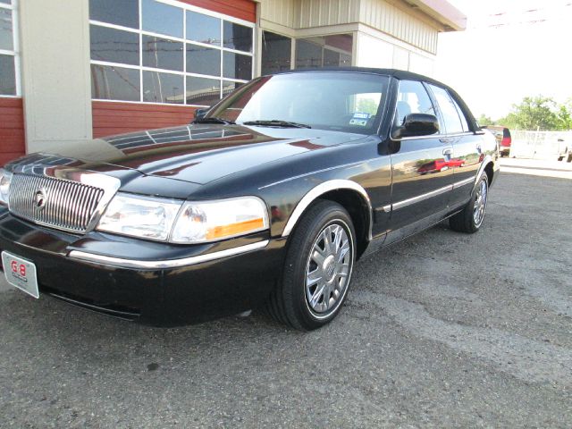 Mercury Grand Marquis 2005 photo 2